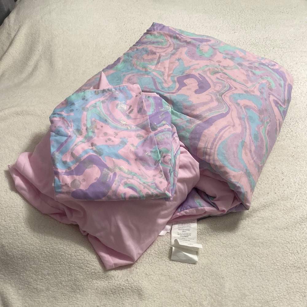 Justice comforter and sheet set! Gently used